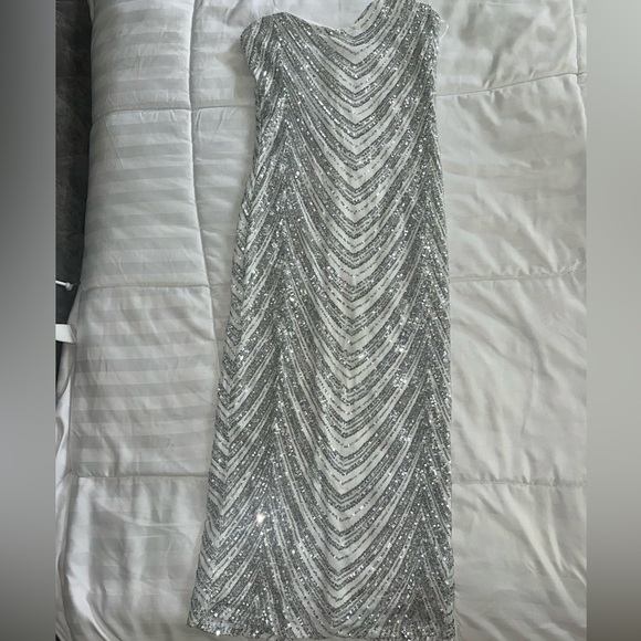 Fashion nova NWT silver sequin dress - Picture 2 of 3